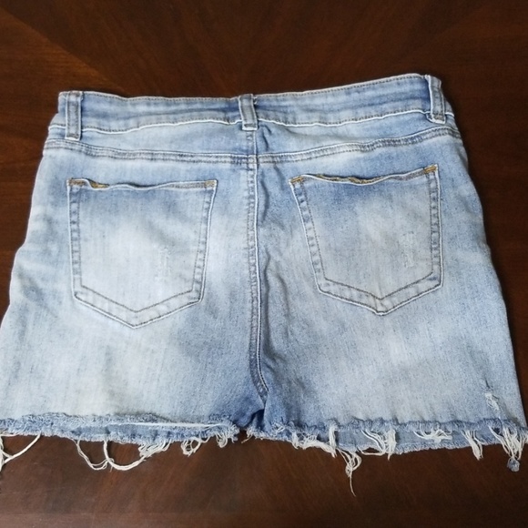 Shorts - Picture 4 of 6